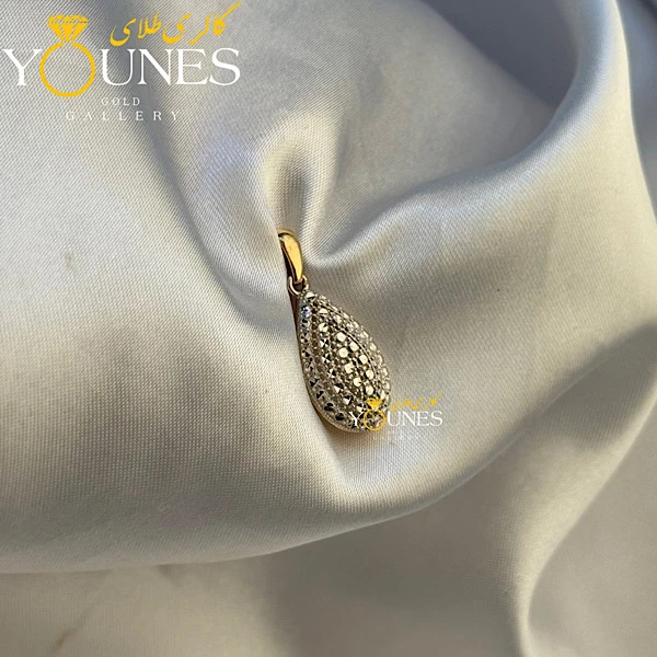 تصویر دوم آویز طلا اشکی تراش دار سفید